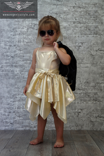 Нарядное золотое платье – «Mia»